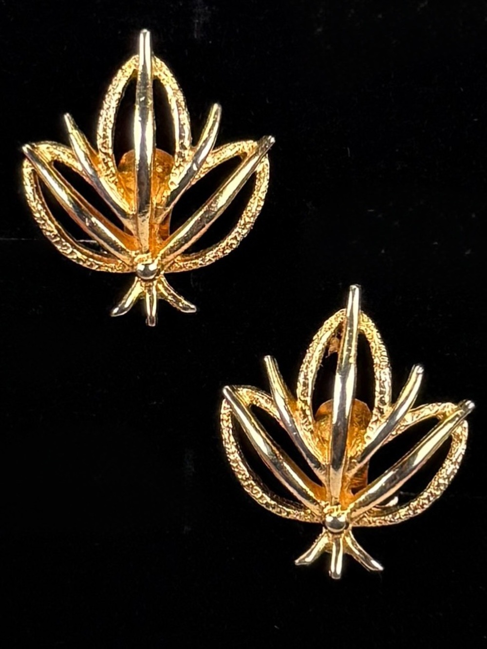Vintage, goldtone, clip on earrings